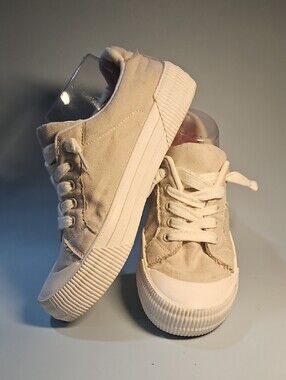 Jellypop Women's Cream Suede Lace-Up Sneakers S8ze 8 Bin 11